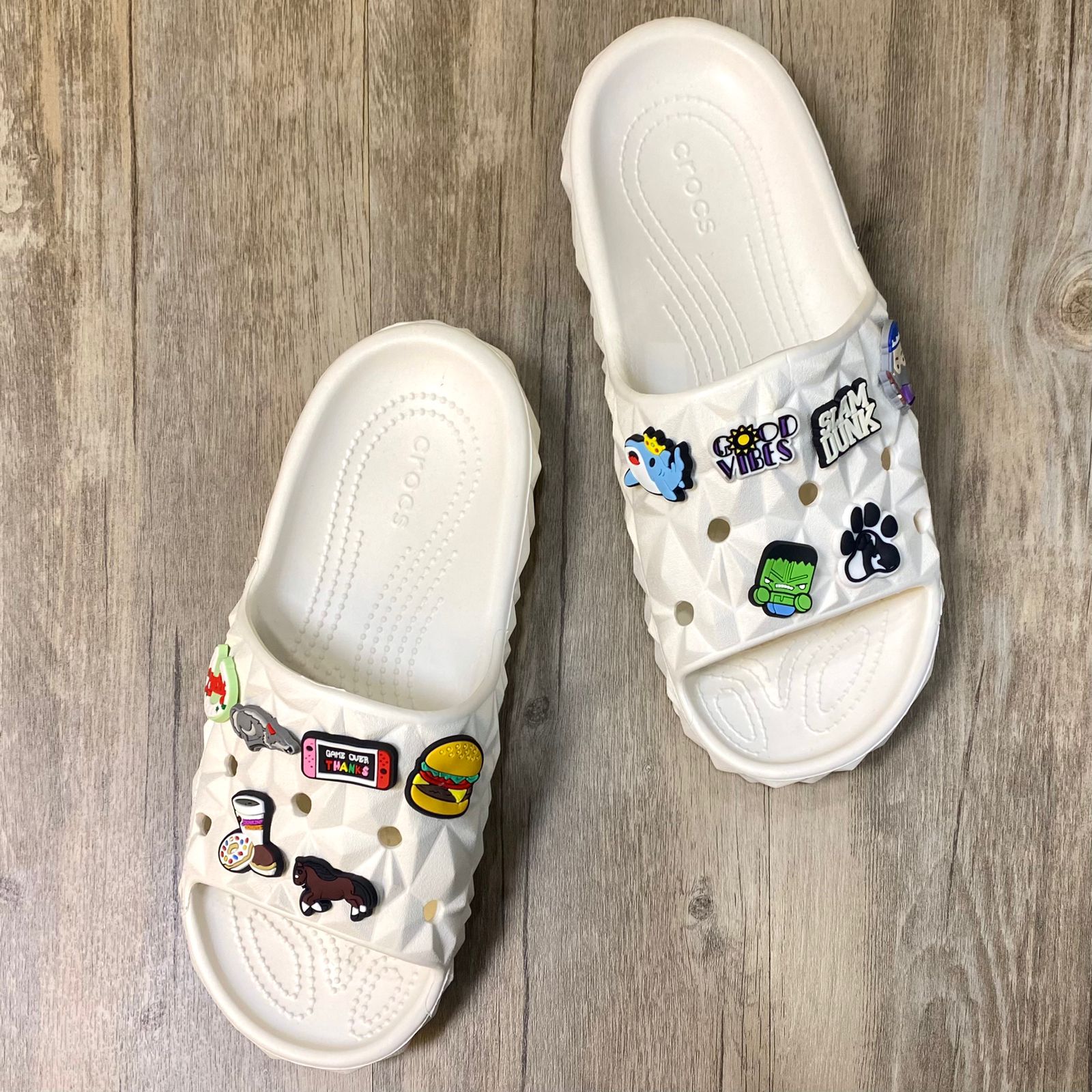 Dép Crocs Classic Geometric V2 HN2 White
